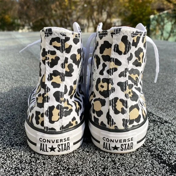 Converse Chuck Taylor Unisex Leopard Print High Top Sneakers- Women’s 6 - Picture 4 of 11